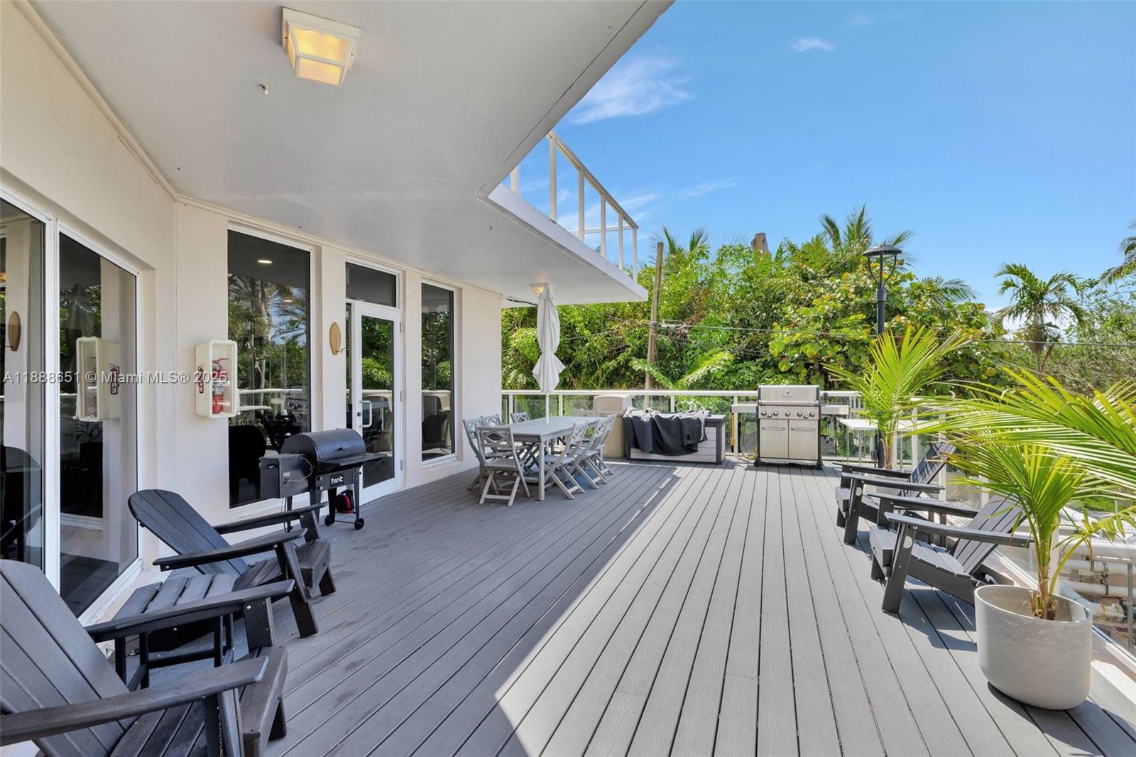 3000 Holiday Dr #306 Fort Lauderdale, FL 33316