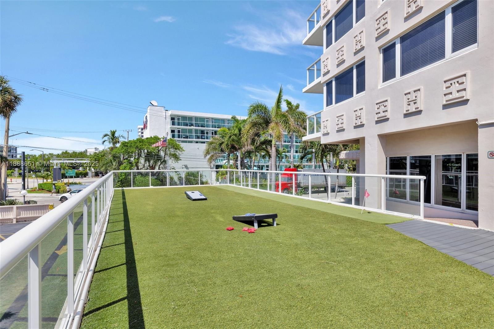 3000 Holiday Dr #306 Fort Lauderdale, FL 33316