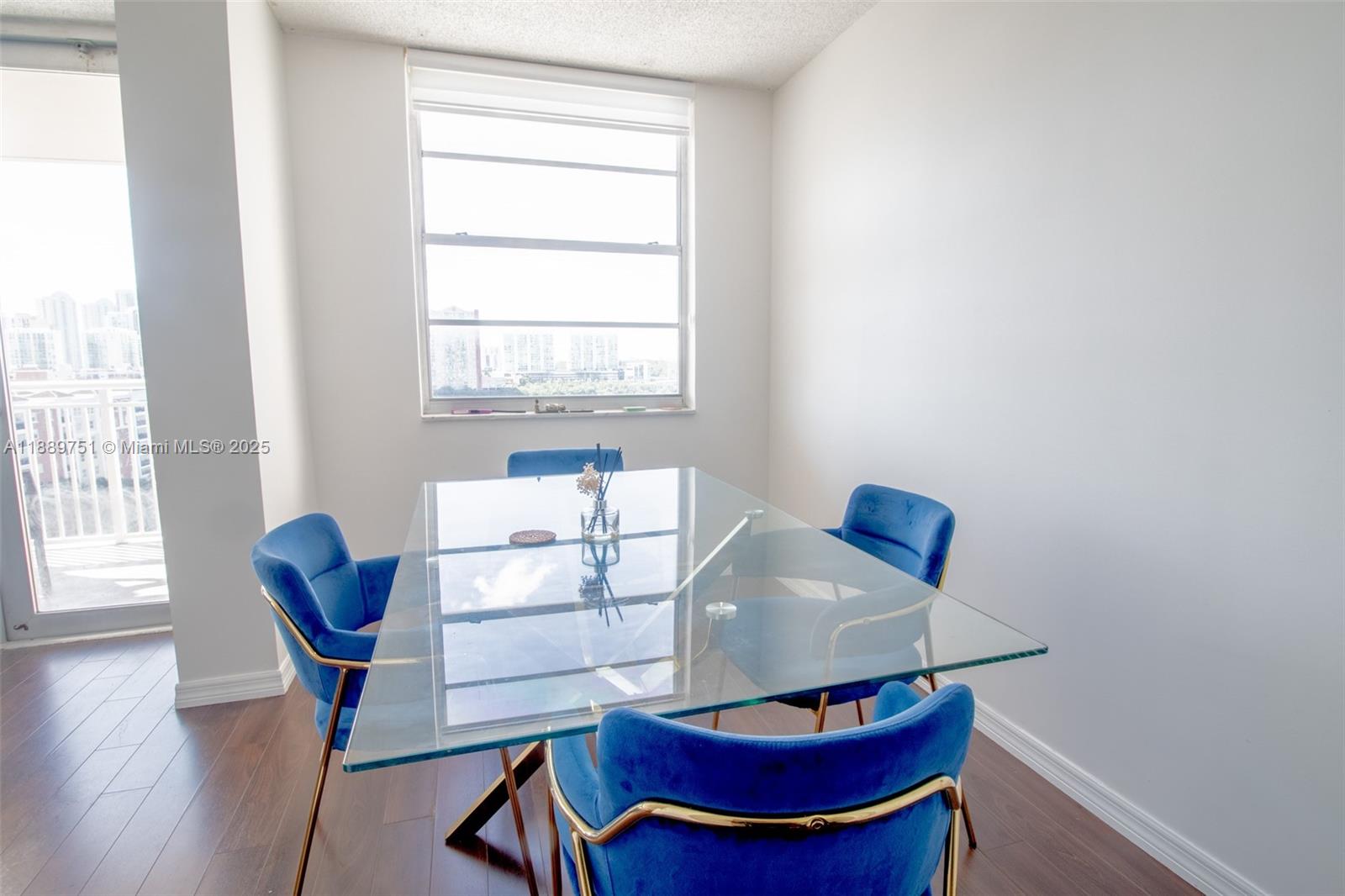 image Winston Towers12