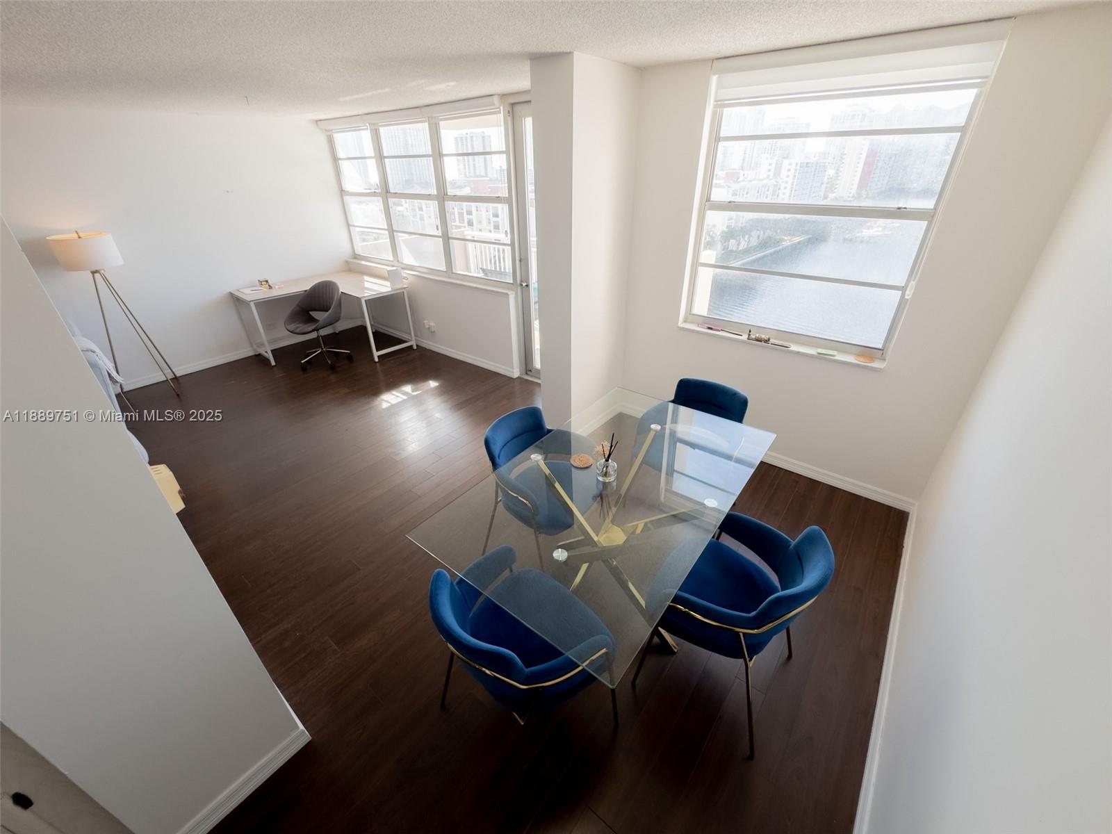 image Winston Towers13