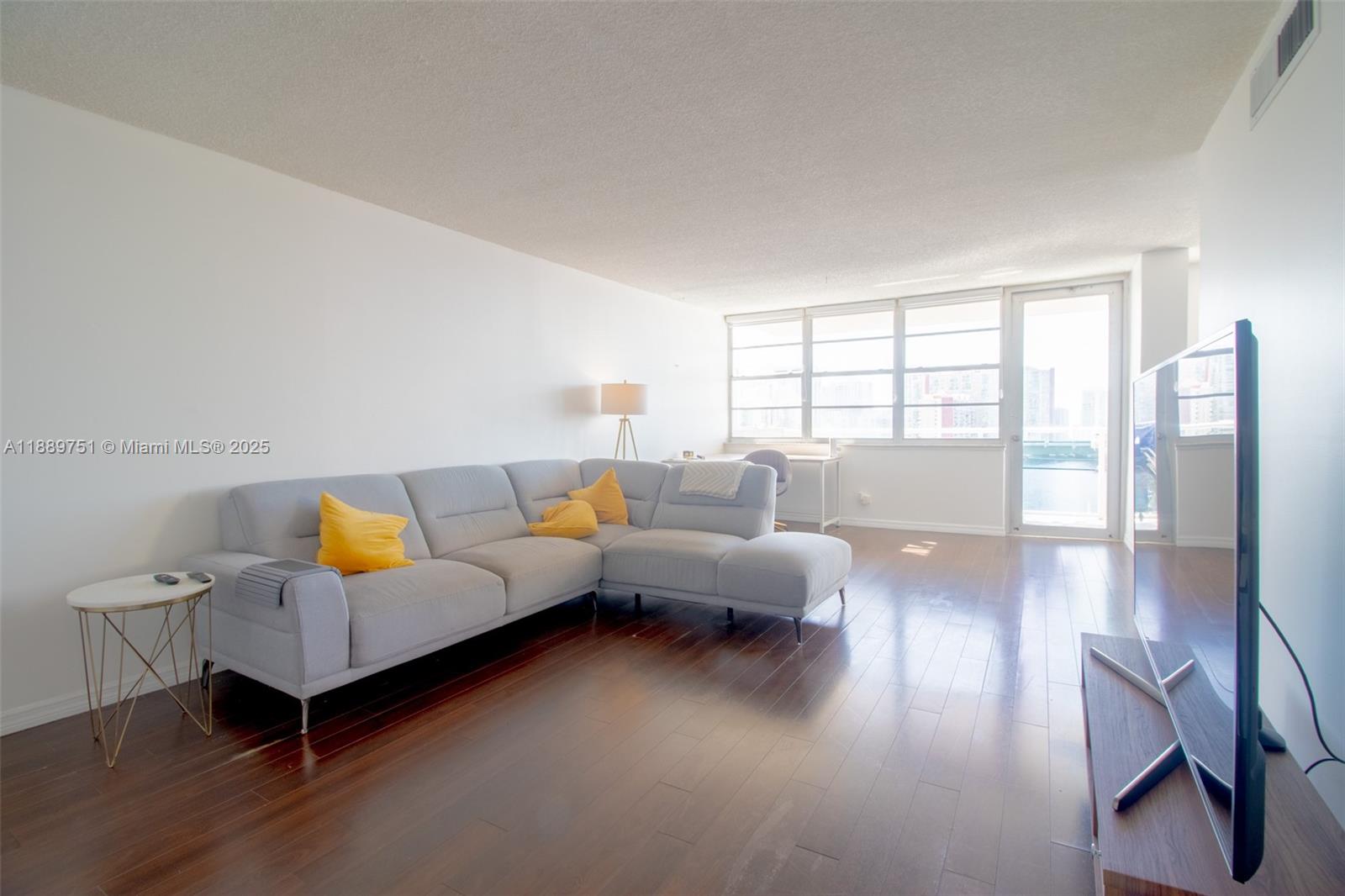 image Winston Towers5