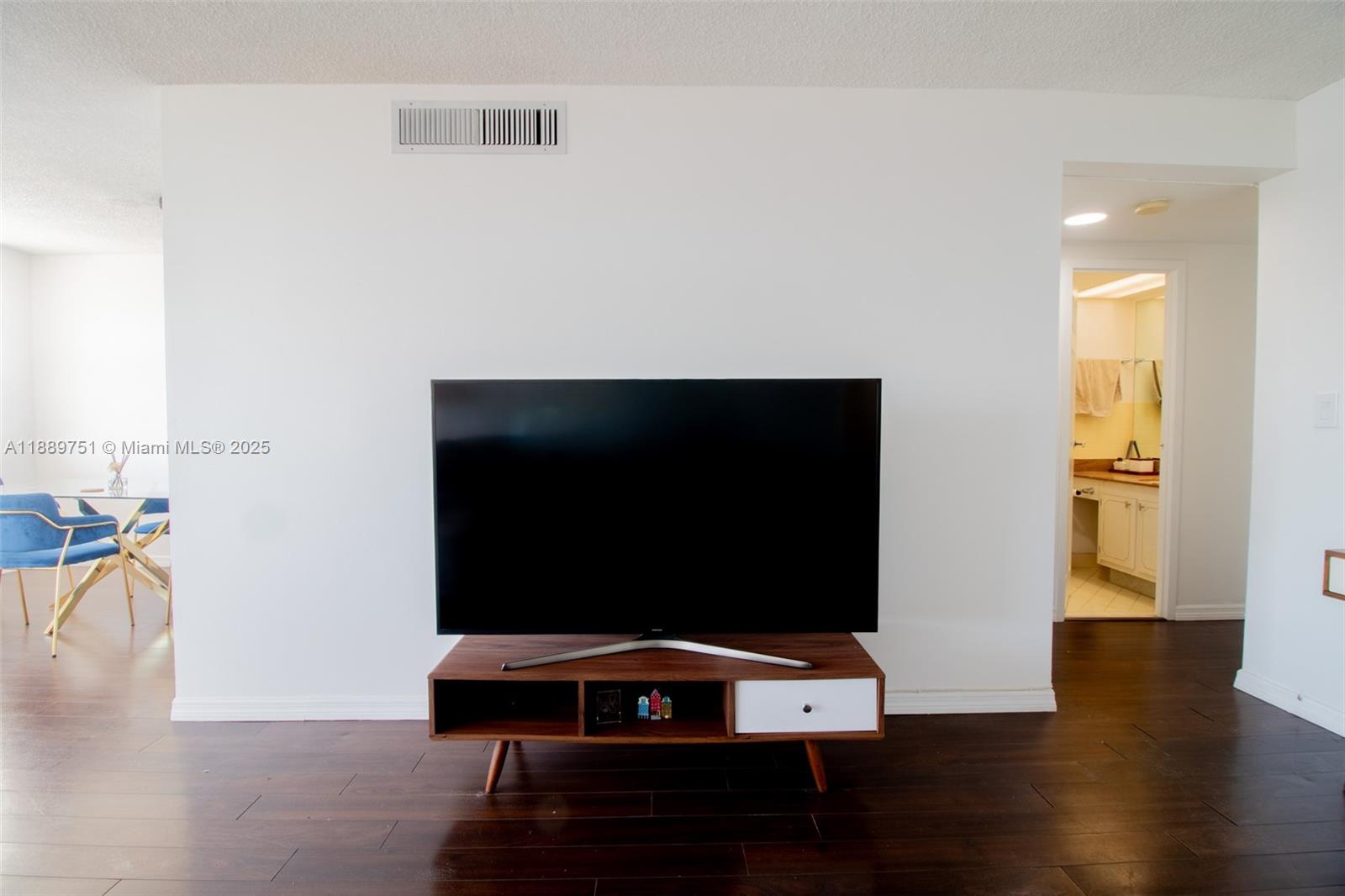 image Winston Towers8