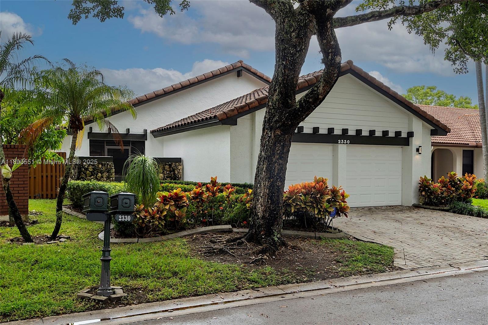 2330 Dover Weston, FL 33326
