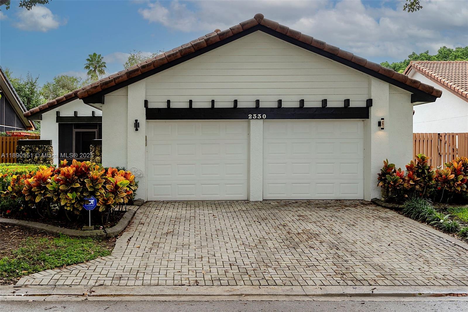 2330 Dover Weston, FL 33326