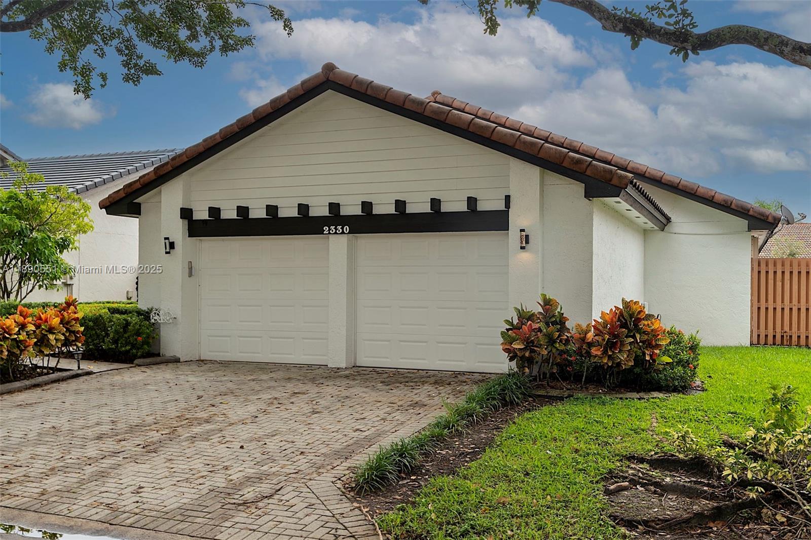 2330 Dover Weston, FL 33326