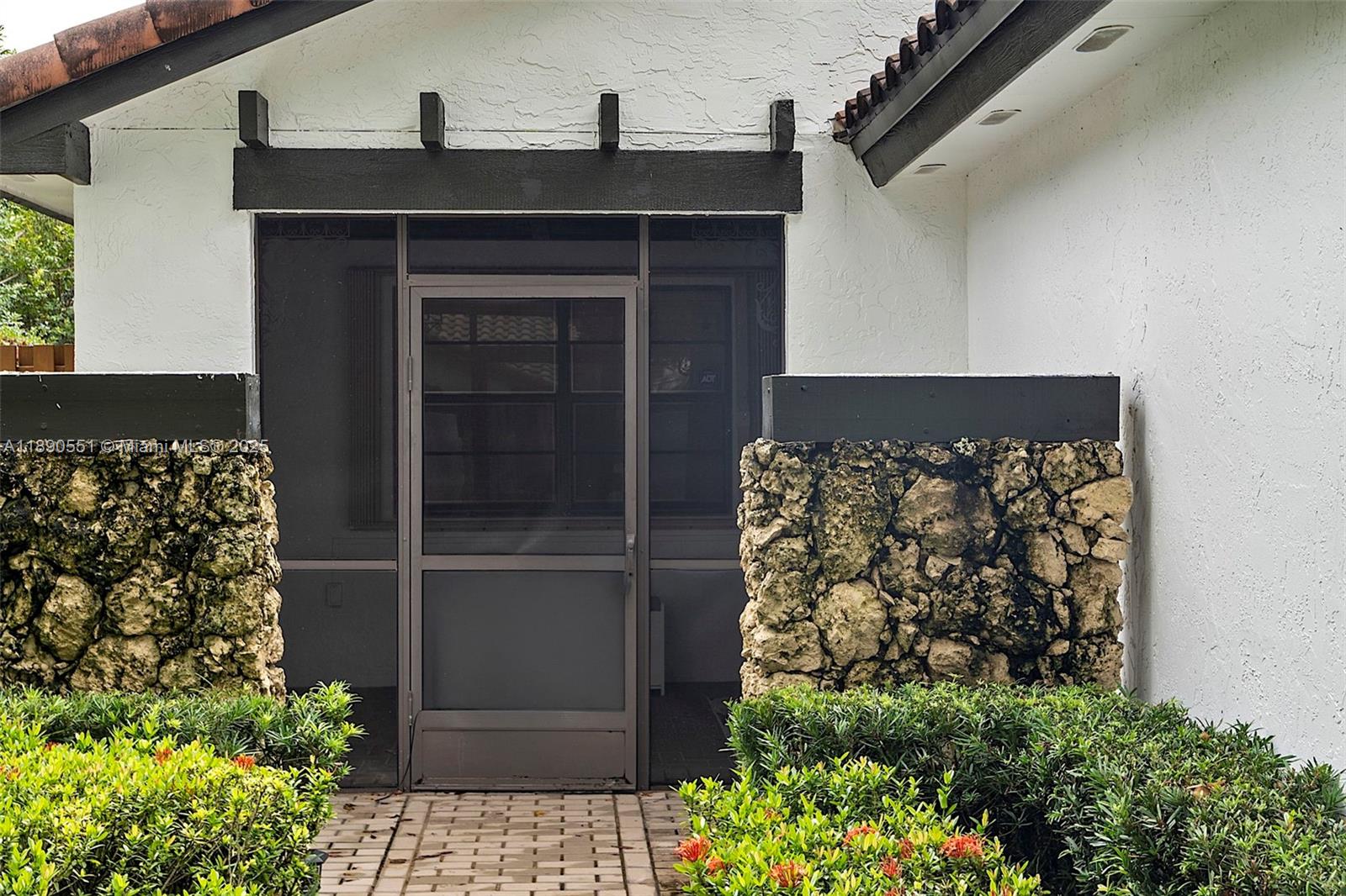 2330 Dover Weston, FL 33326