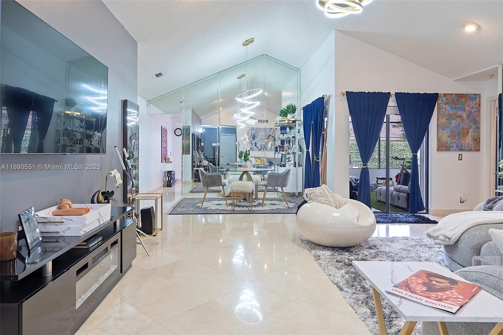 2330 Dover Weston, FL 33326