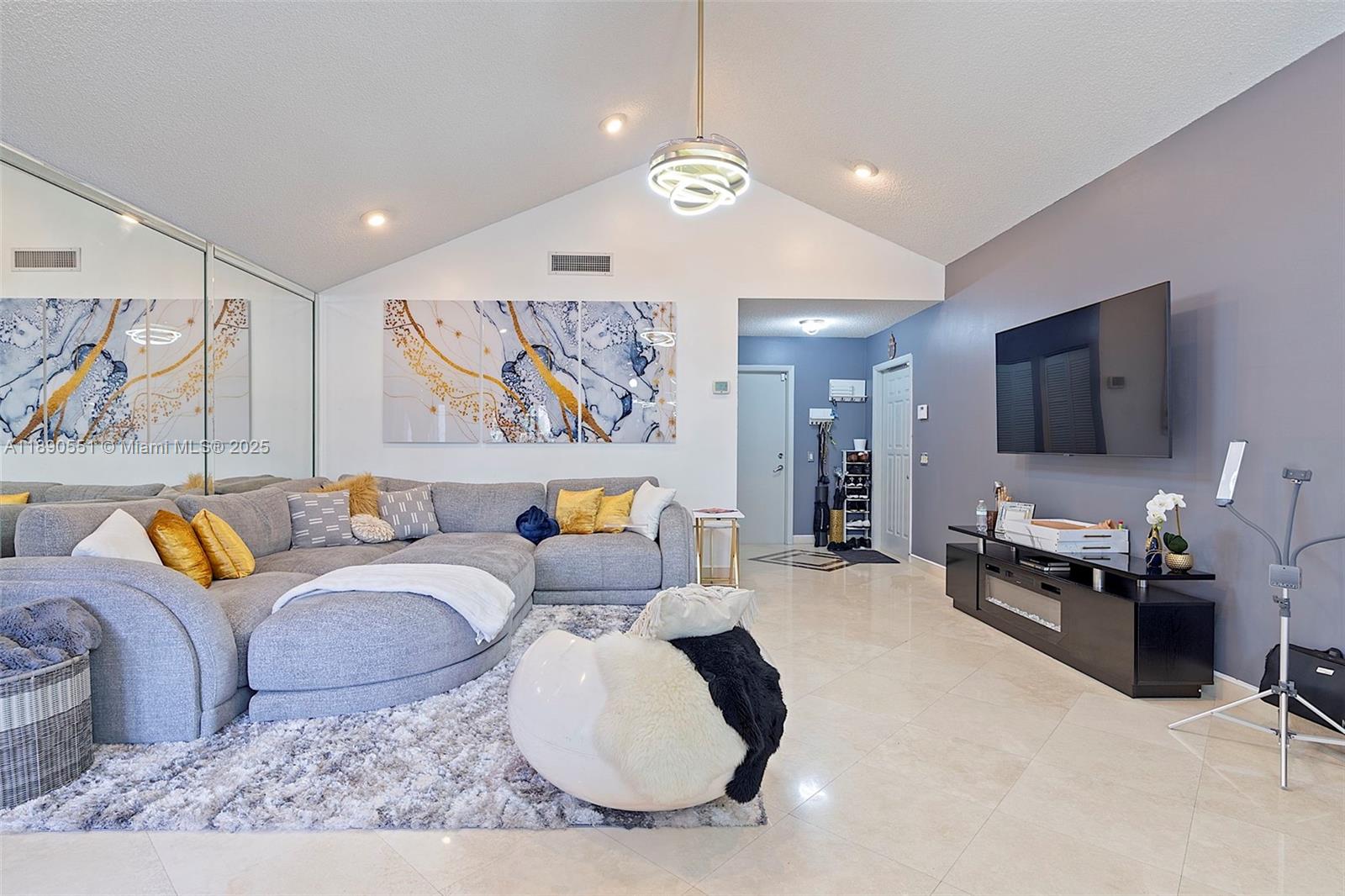 2330 Dover Weston, FL 33326