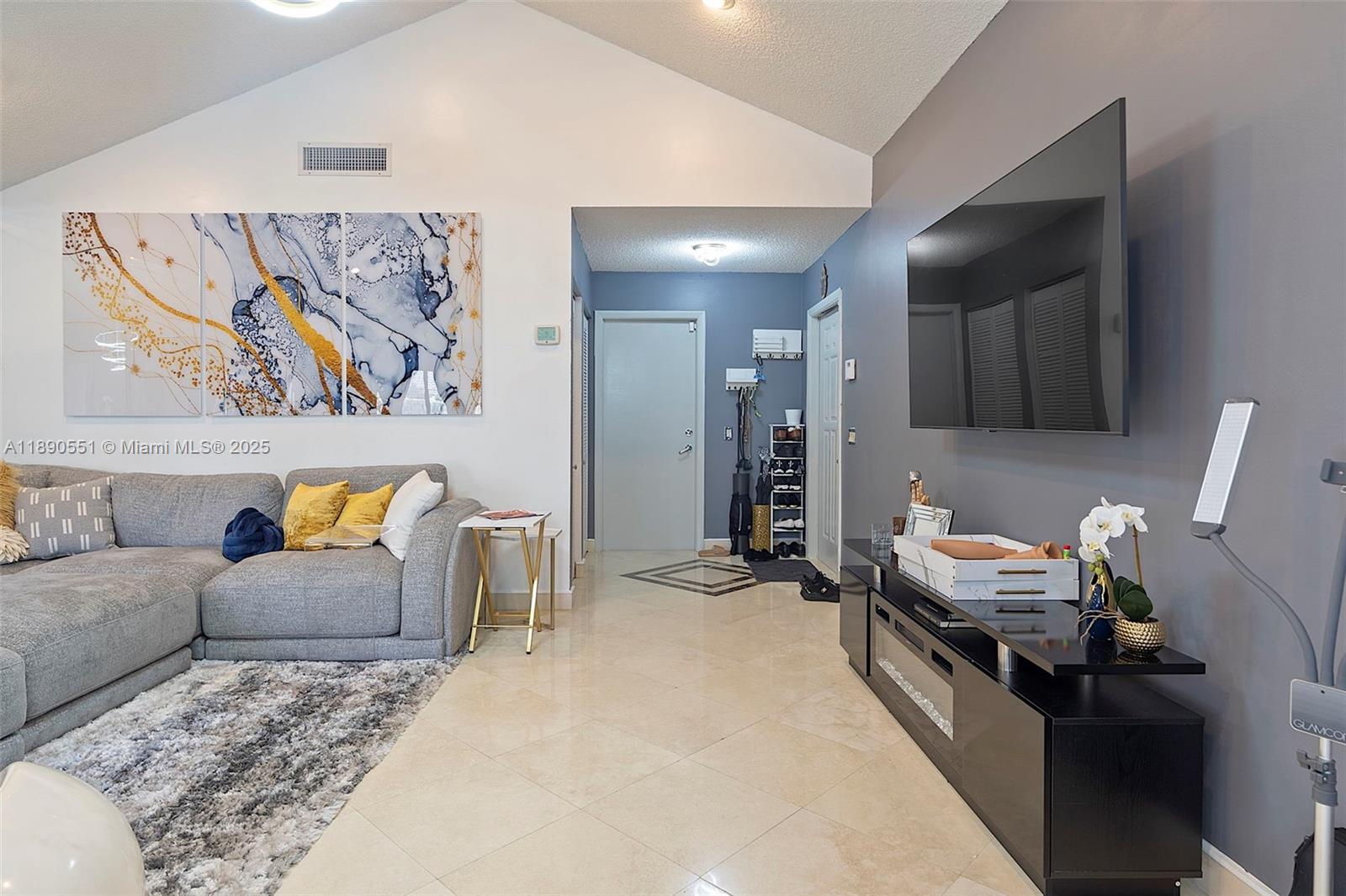 2330 Dover Weston, FL 33326