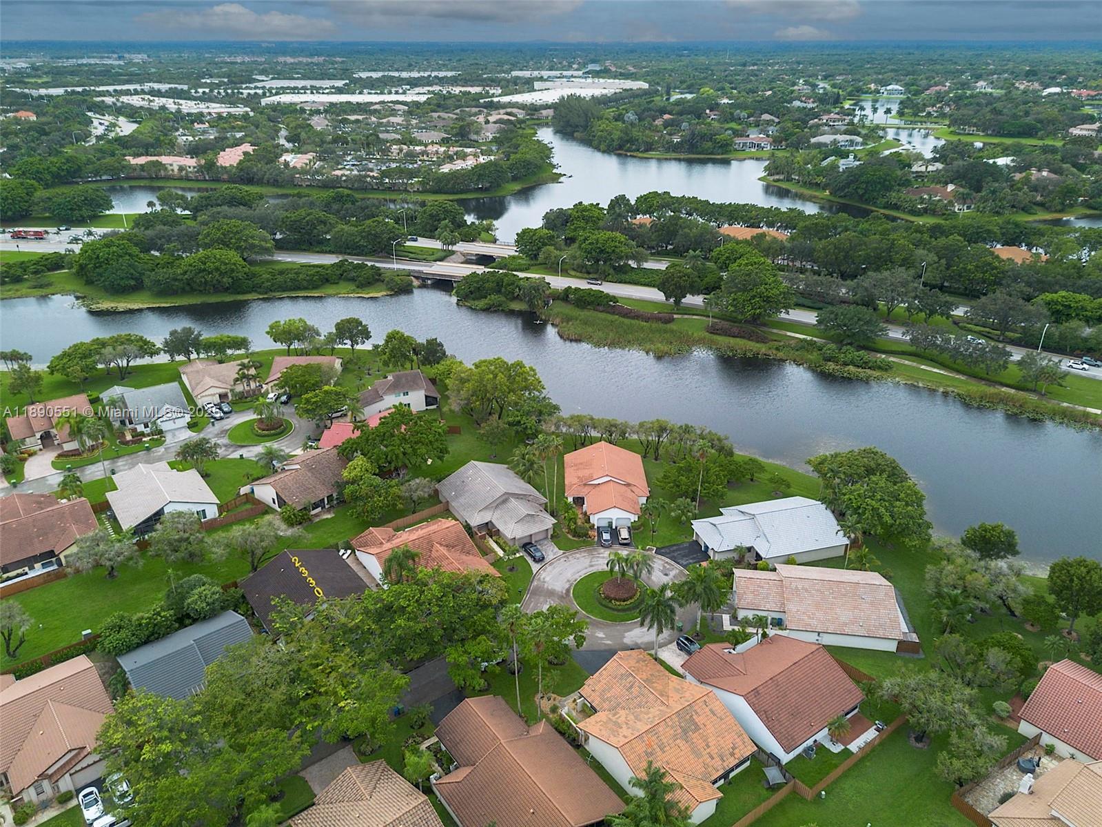 2330 Dover Weston, FL 33326