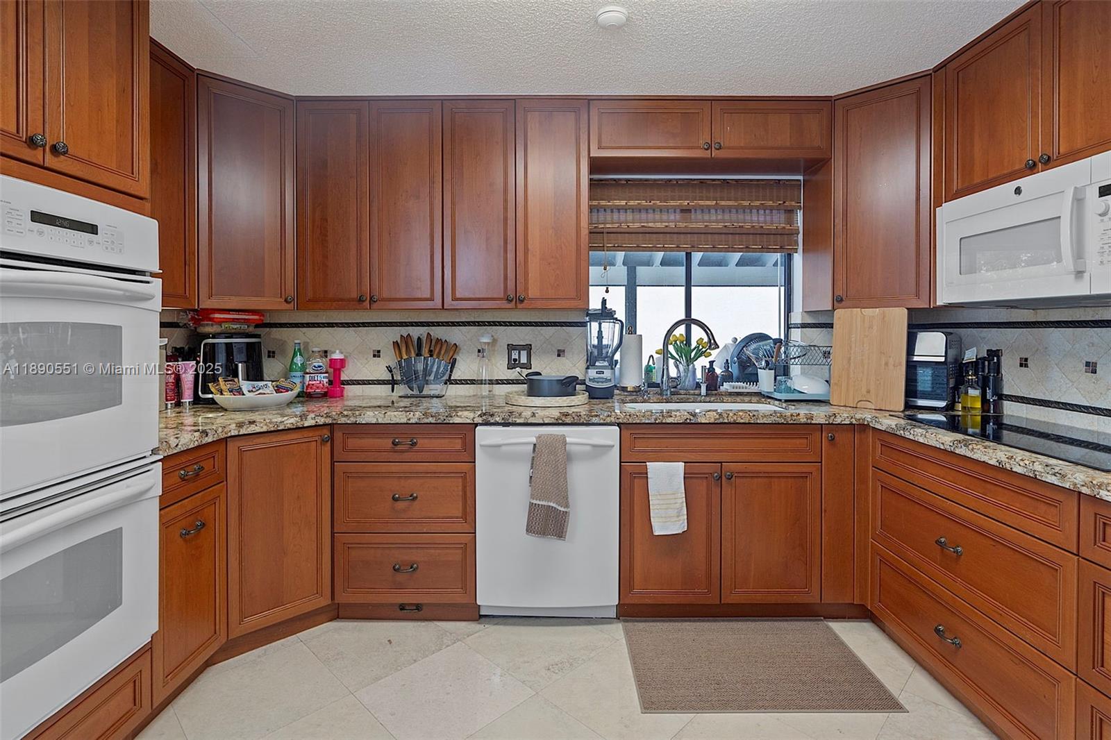 2330 Dover Weston, FL 33326