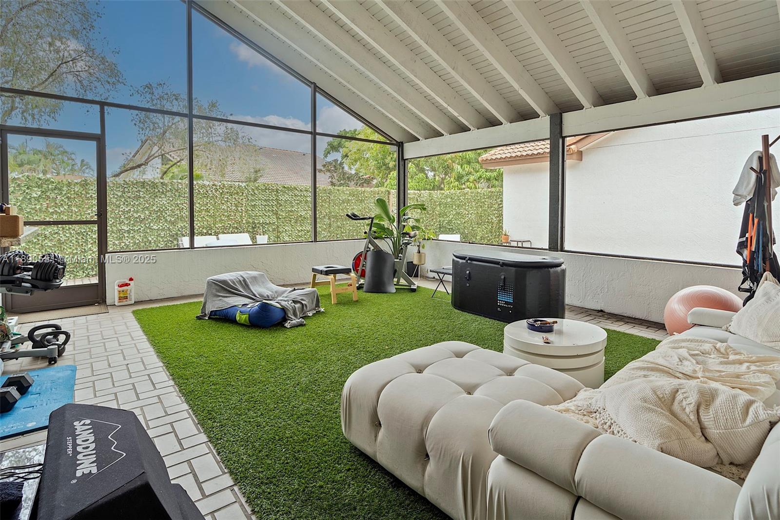 2330 Dover Weston, FL 33326