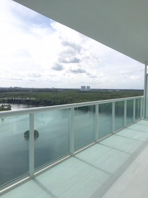 image 400 Sunny Isles15