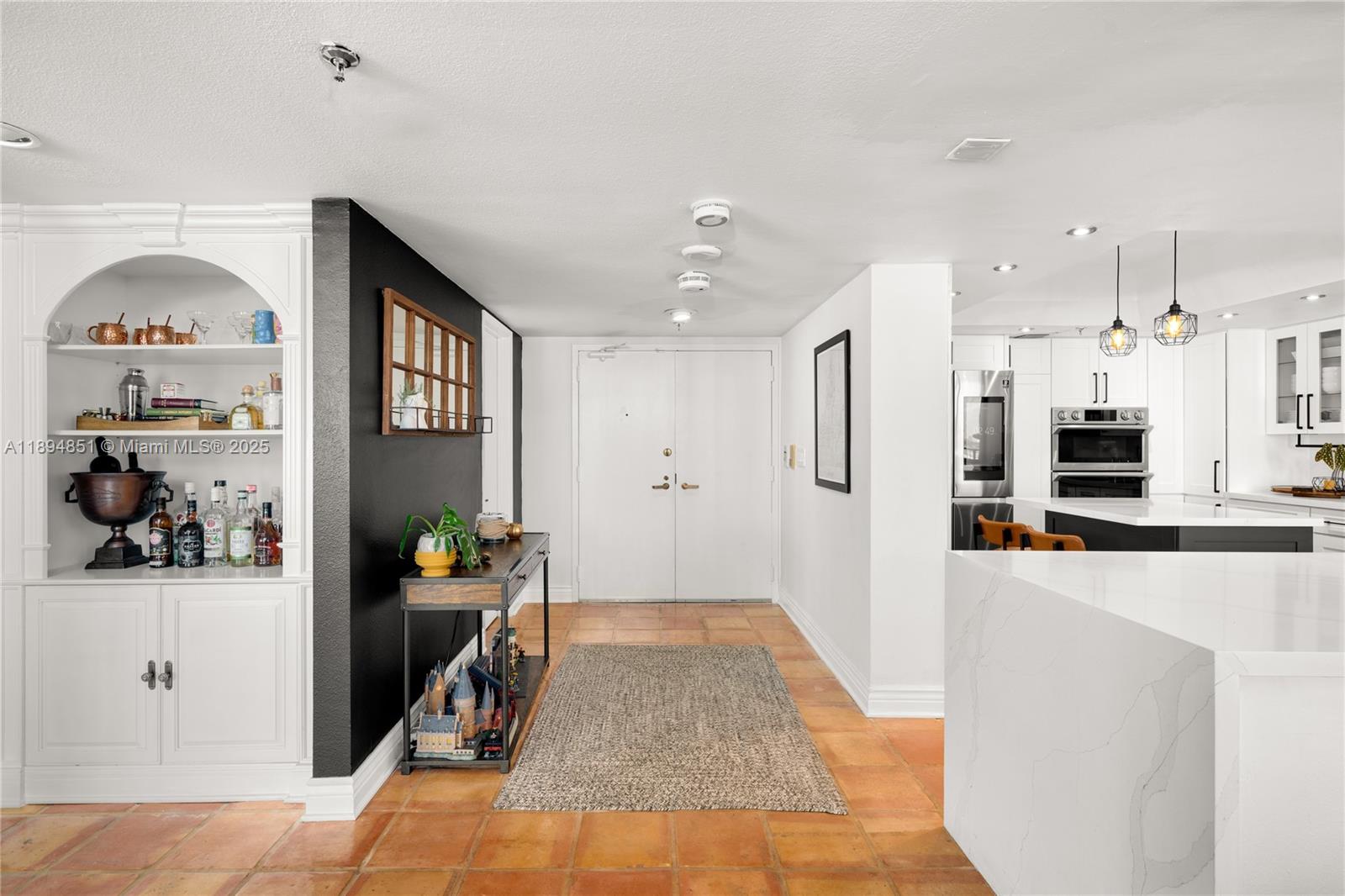 520 Brickell Key Dr #APH00 Miami, FL 33131