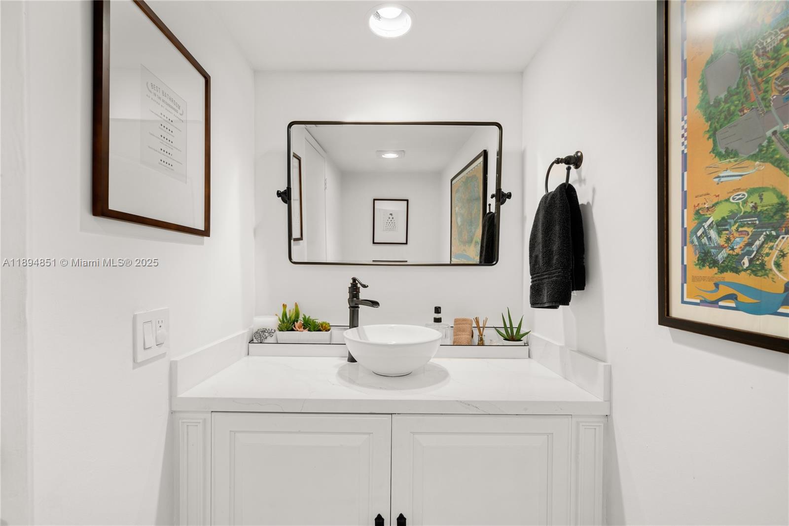 520 Brickell Key Dr #APH00 Miami, FL 33131