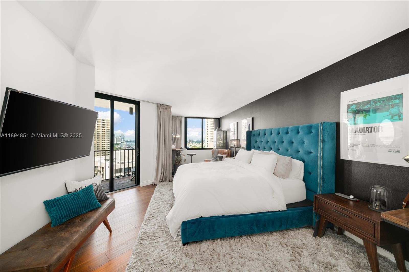 520 Brickell Key Dr #APH00 Miami, FL 33131