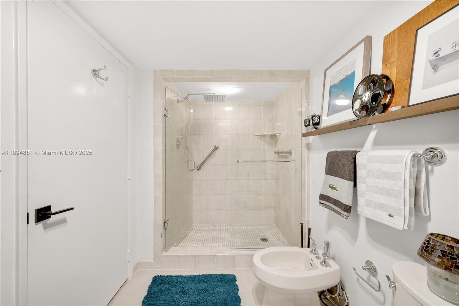 520 Brickell Key Dr #APH00 Miami, FL 33131