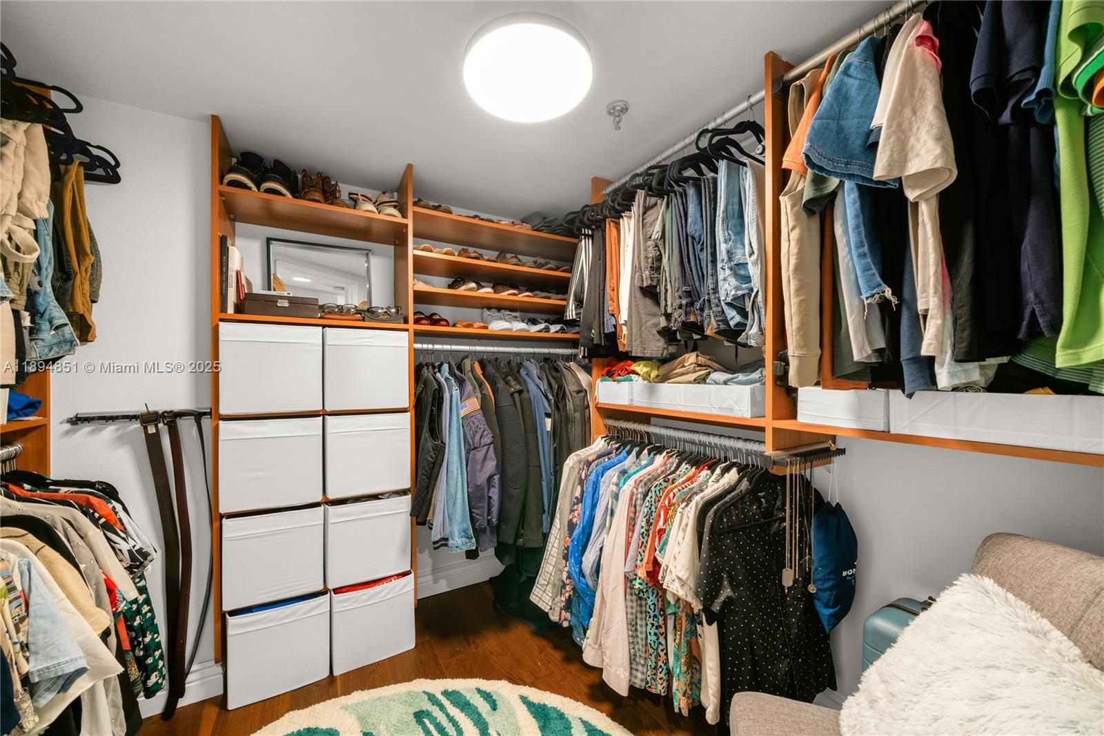 520 Brickell Key Dr #APH00 Miami, FL 33131