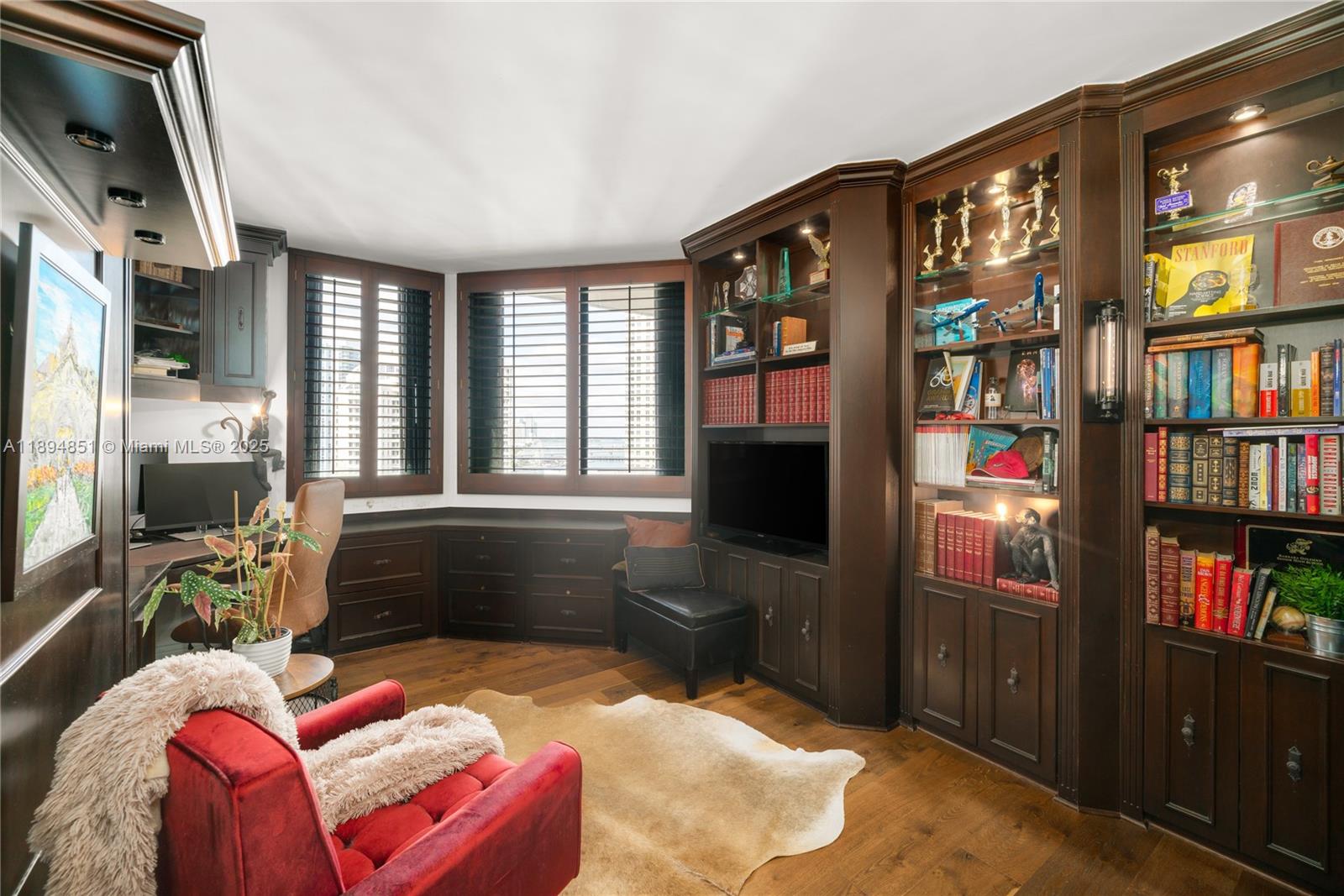 520 Brickell Key Dr #APH00 Miami, FL 33131