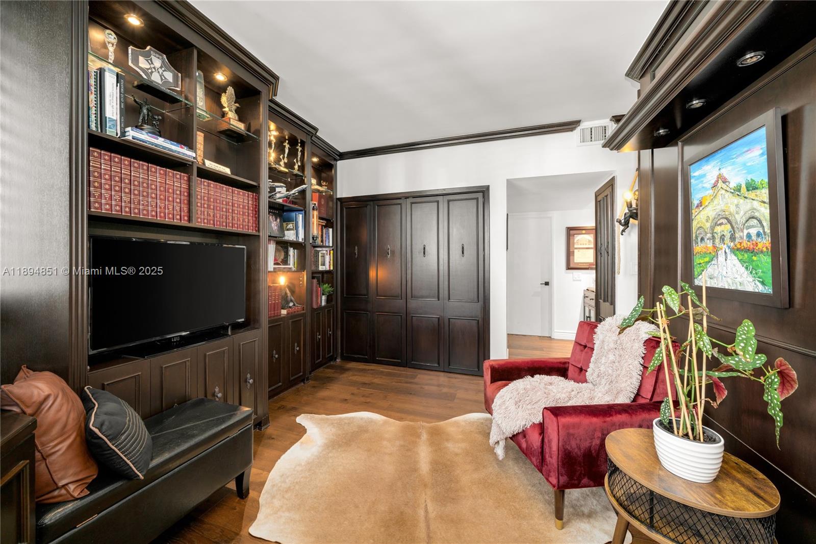 520 Brickell Key Dr #APH00 Miami, FL 33131