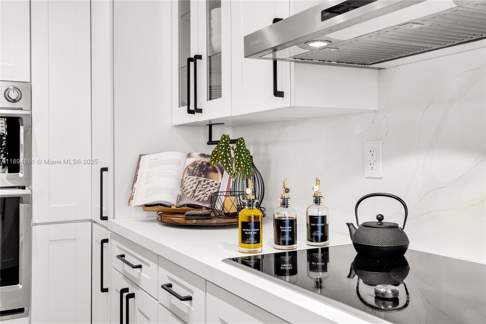 520 Brickell Key Dr #APH00 Miami, FL 33131