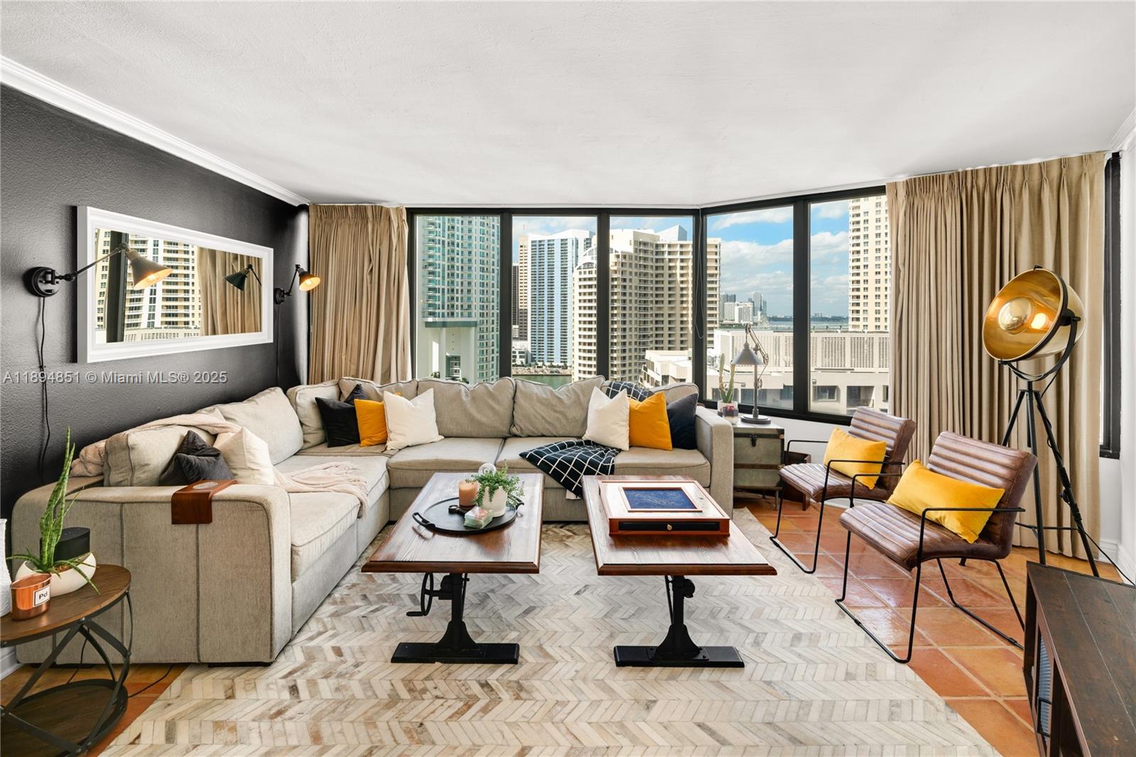 520 Brickell Key Dr #APH00 Miami, FL 33131