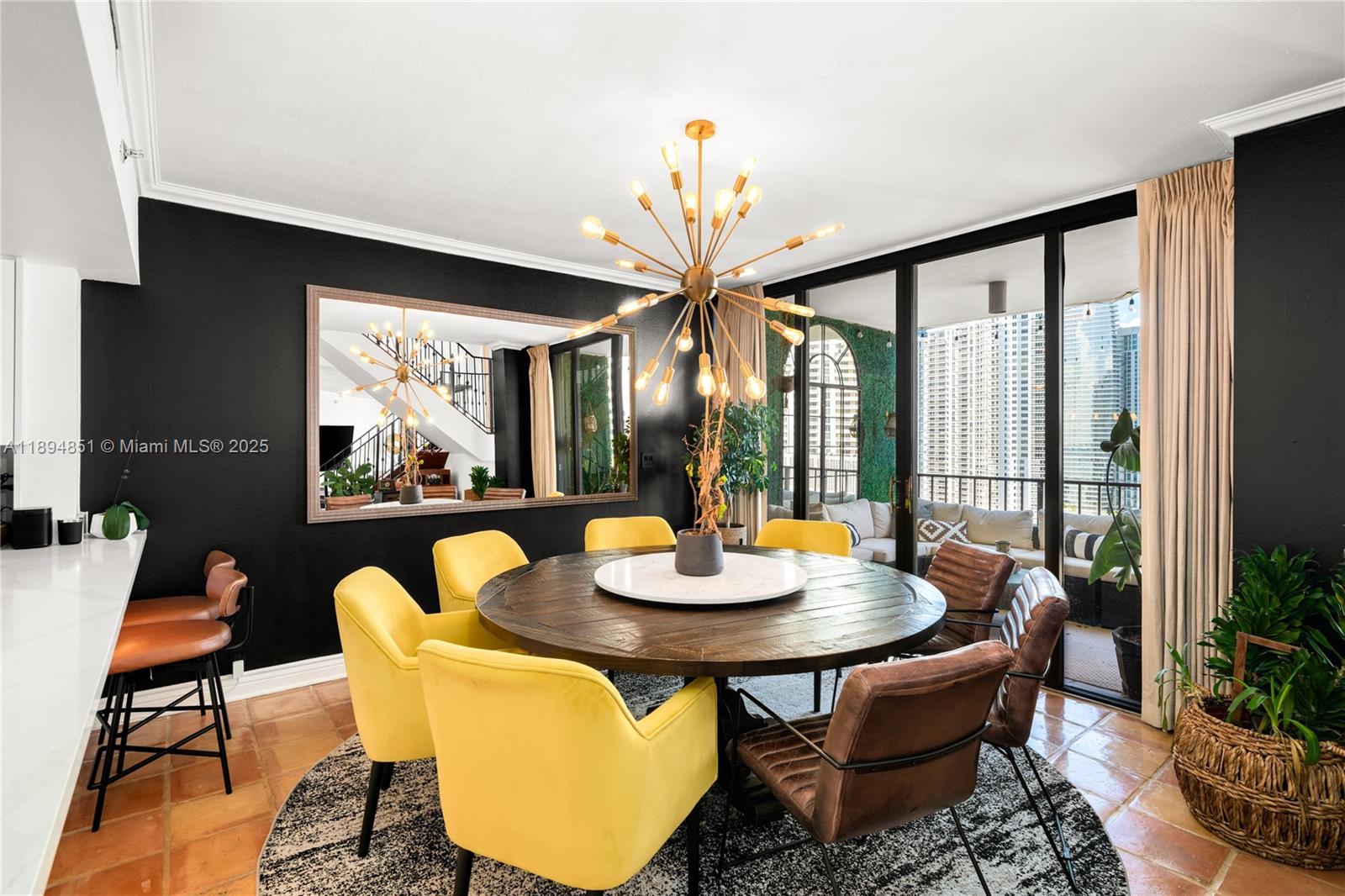 520 Brickell Key Dr #APH00 Miami, FL 33131