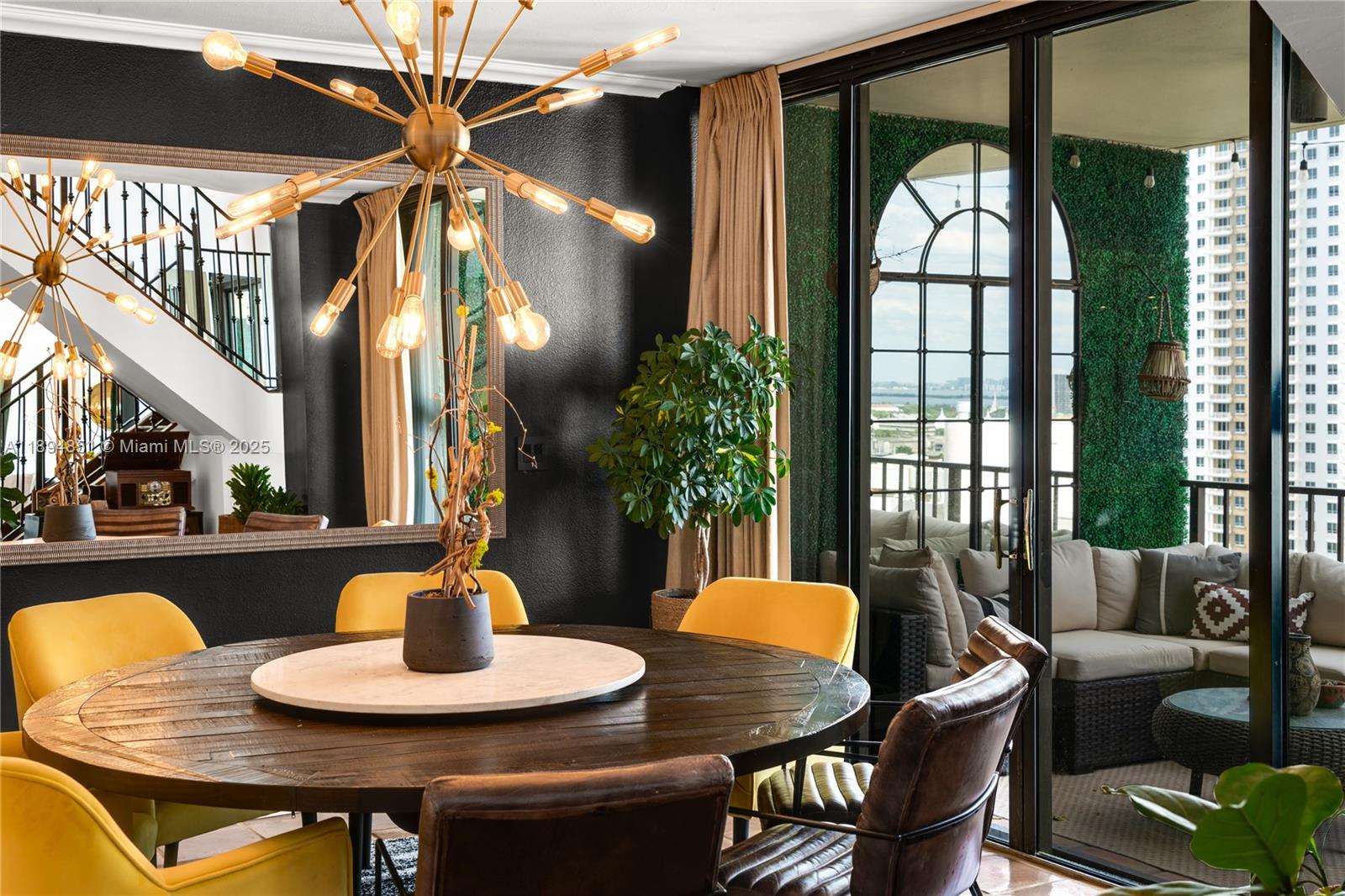 520 Brickell Key Dr #APH00 Miami, FL 33131