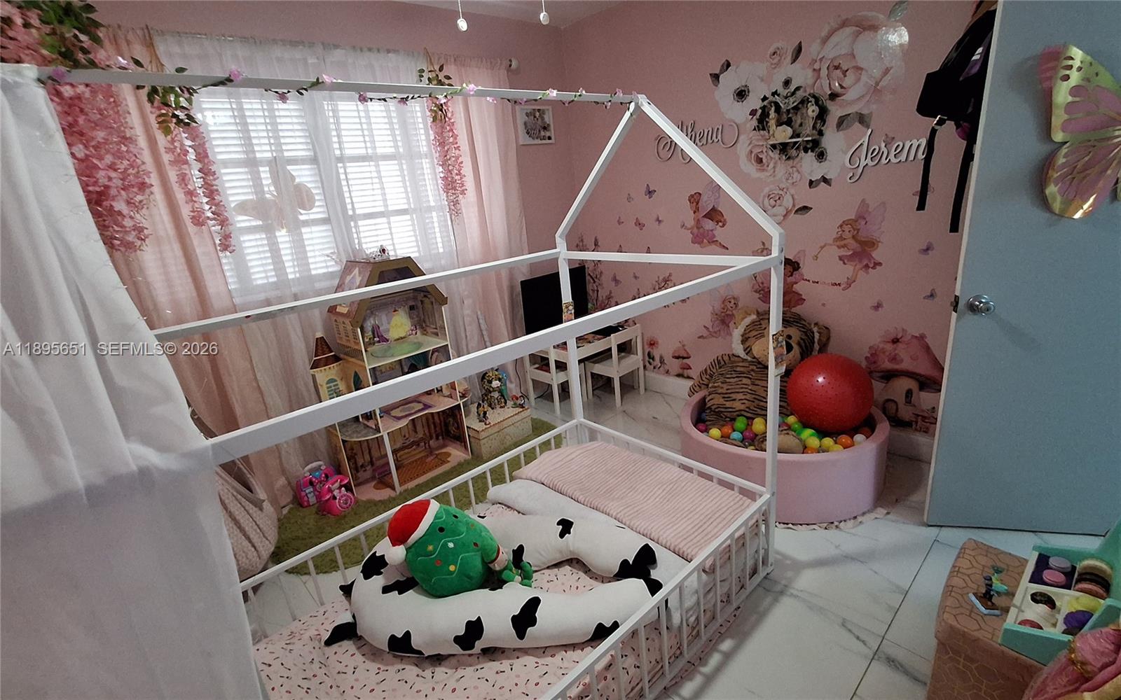 10305 SW 149th Ter Miami, FL 33176