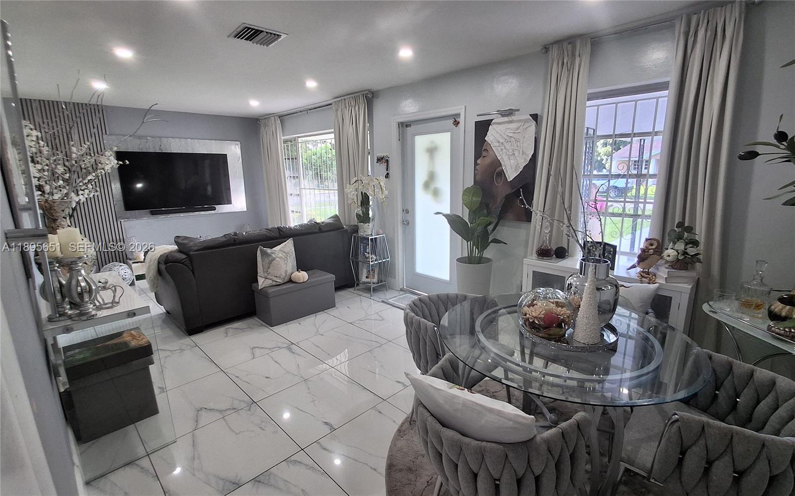 10305 SW 149th Ter Miami, FL 33176