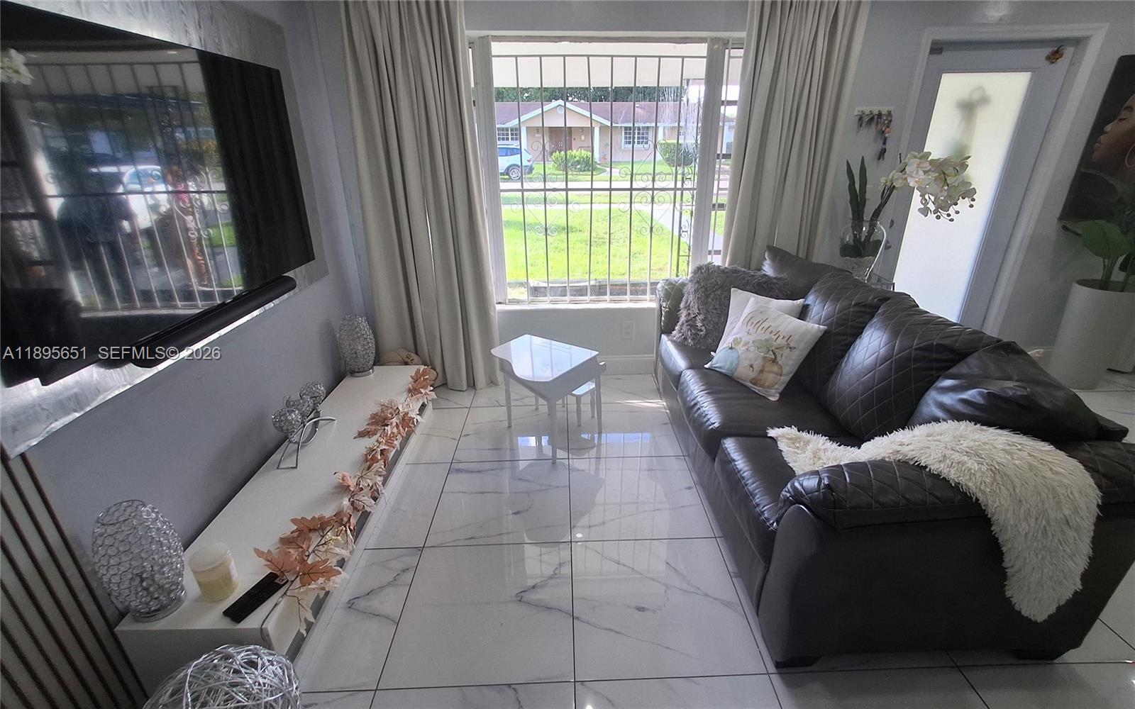 10305 SW 149th Ter Miami, FL 33176