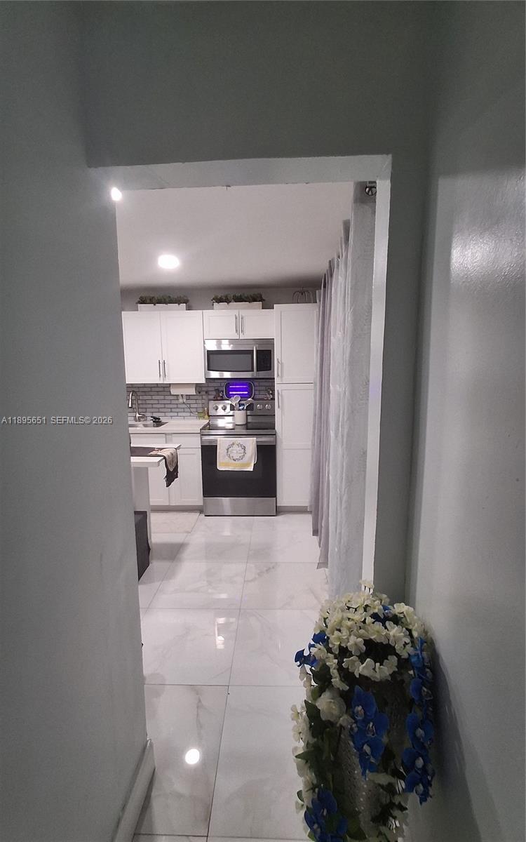 10305 SW 149th Ter Miami, FL 33176