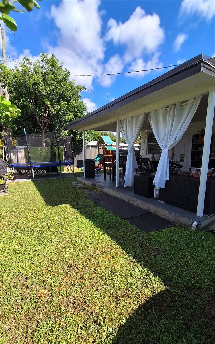 10305 SW 149th Ter Miami, FL 33176