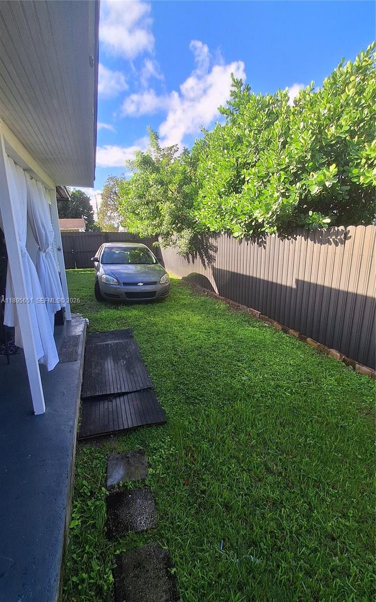 10305 SW 149th Ter Miami, FL 33176