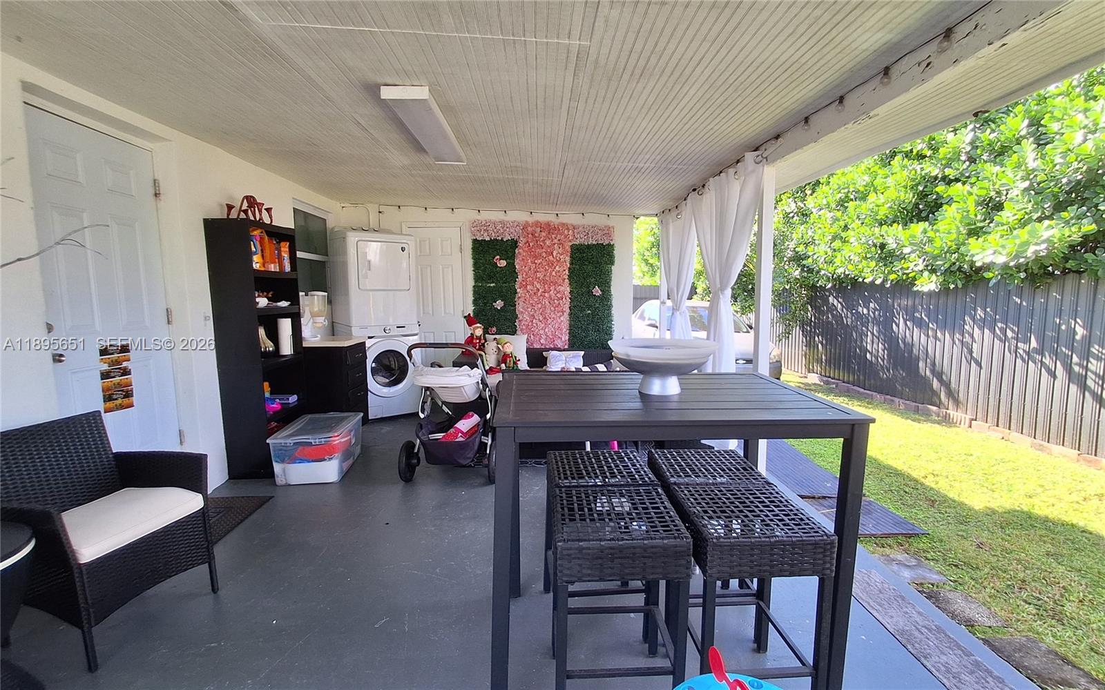 10305 SW 149th Ter Miami, FL 33176