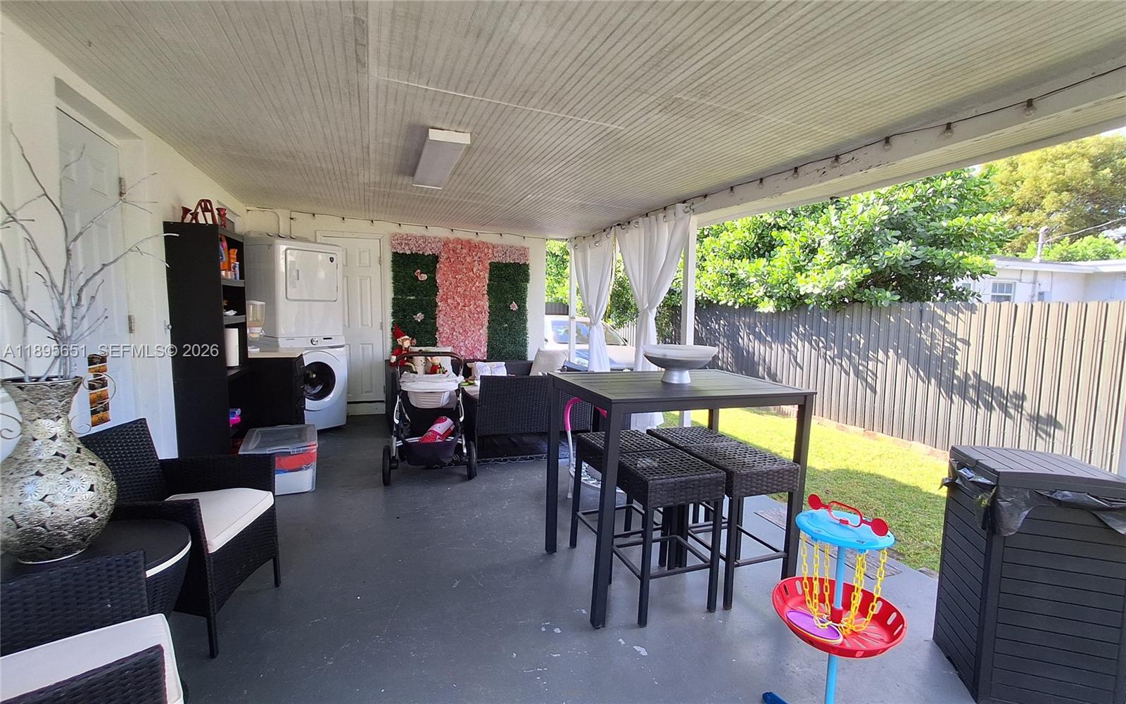 10305 SW 149th Ter Miami, FL 33176