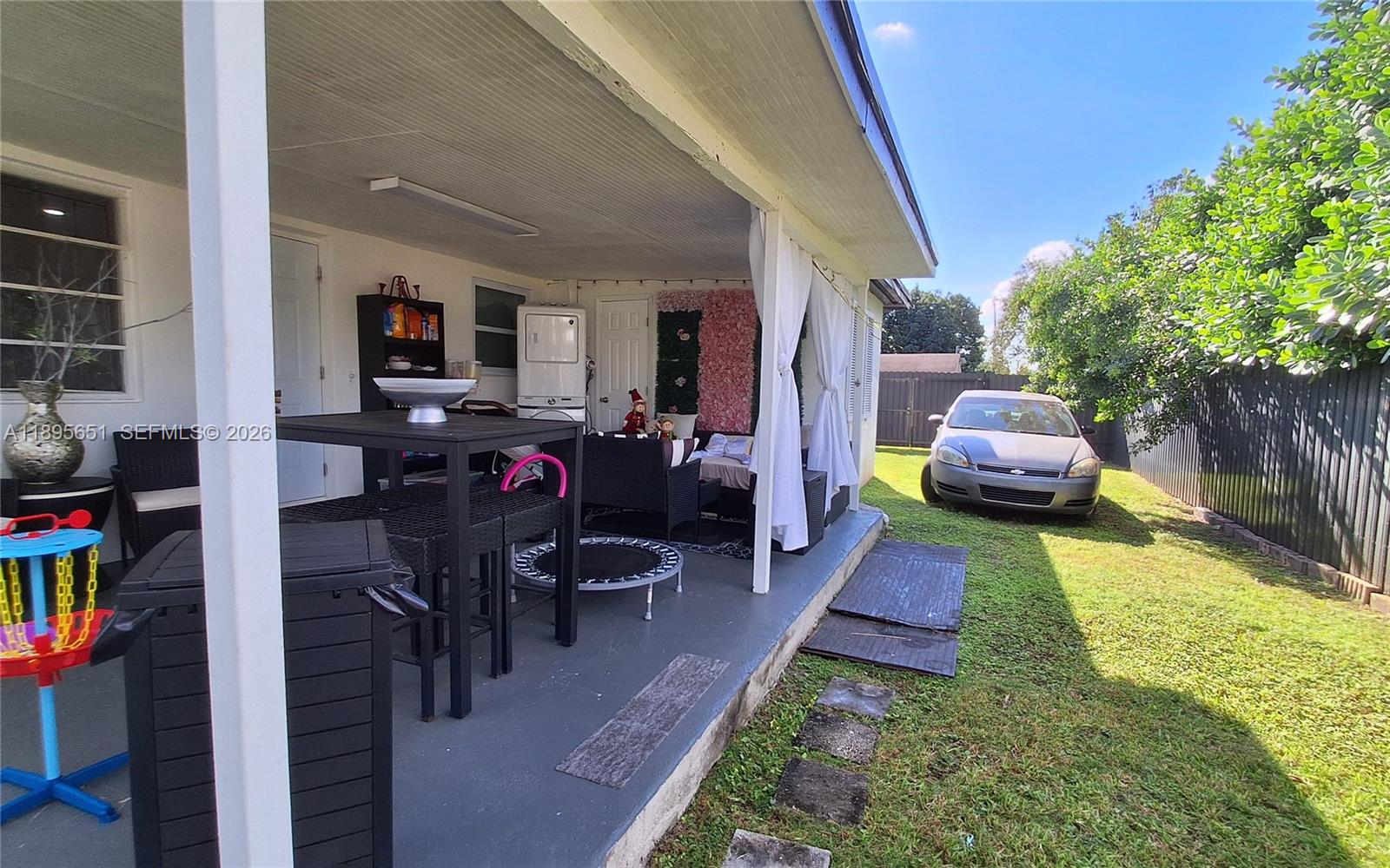 10305 SW 149th Ter Miami, FL 33176