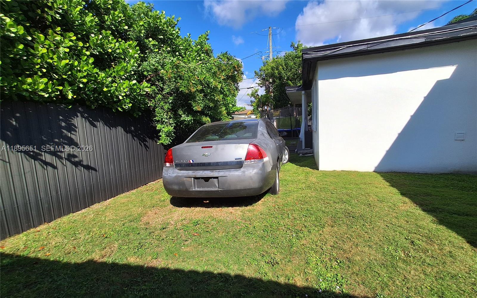 10305 SW 149th Ter Miami, FL 33176