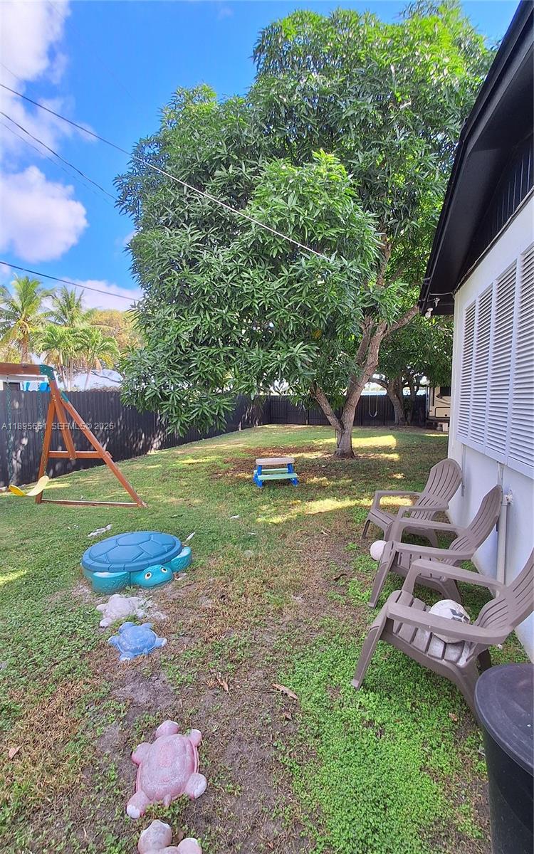 10305 SW 149th Ter Miami, FL 33176