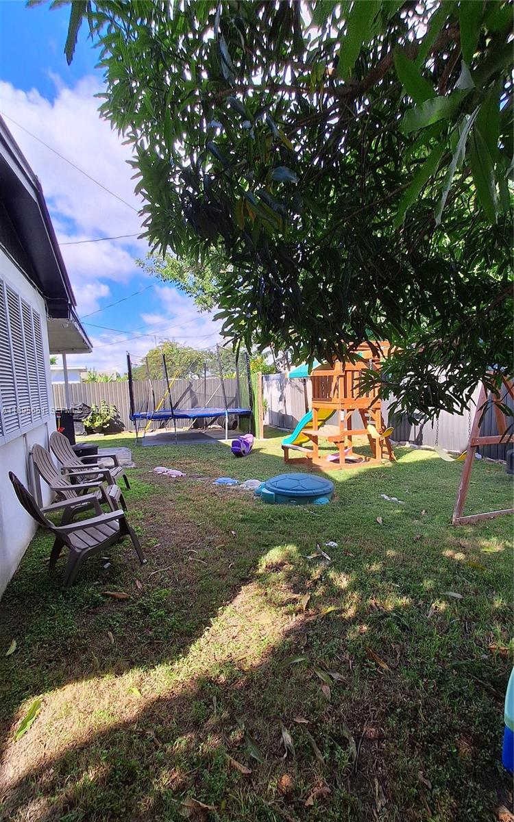 10305 SW 149th Ter Miami, FL 33176