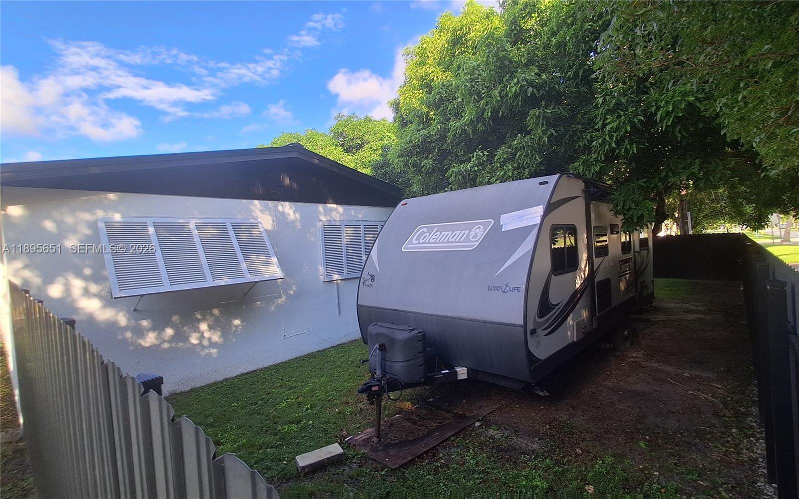 10305 SW 149th Ter Miami, FL 33176