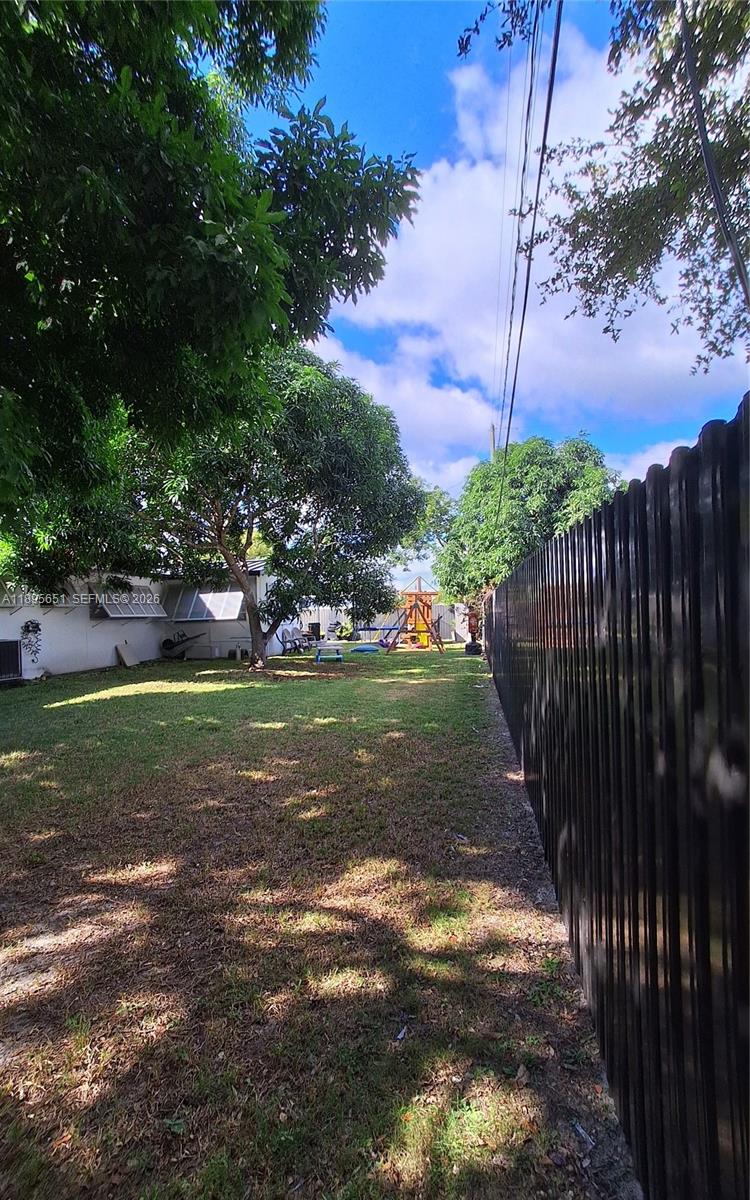 10305 SW 149th Ter Miami, FL 33176