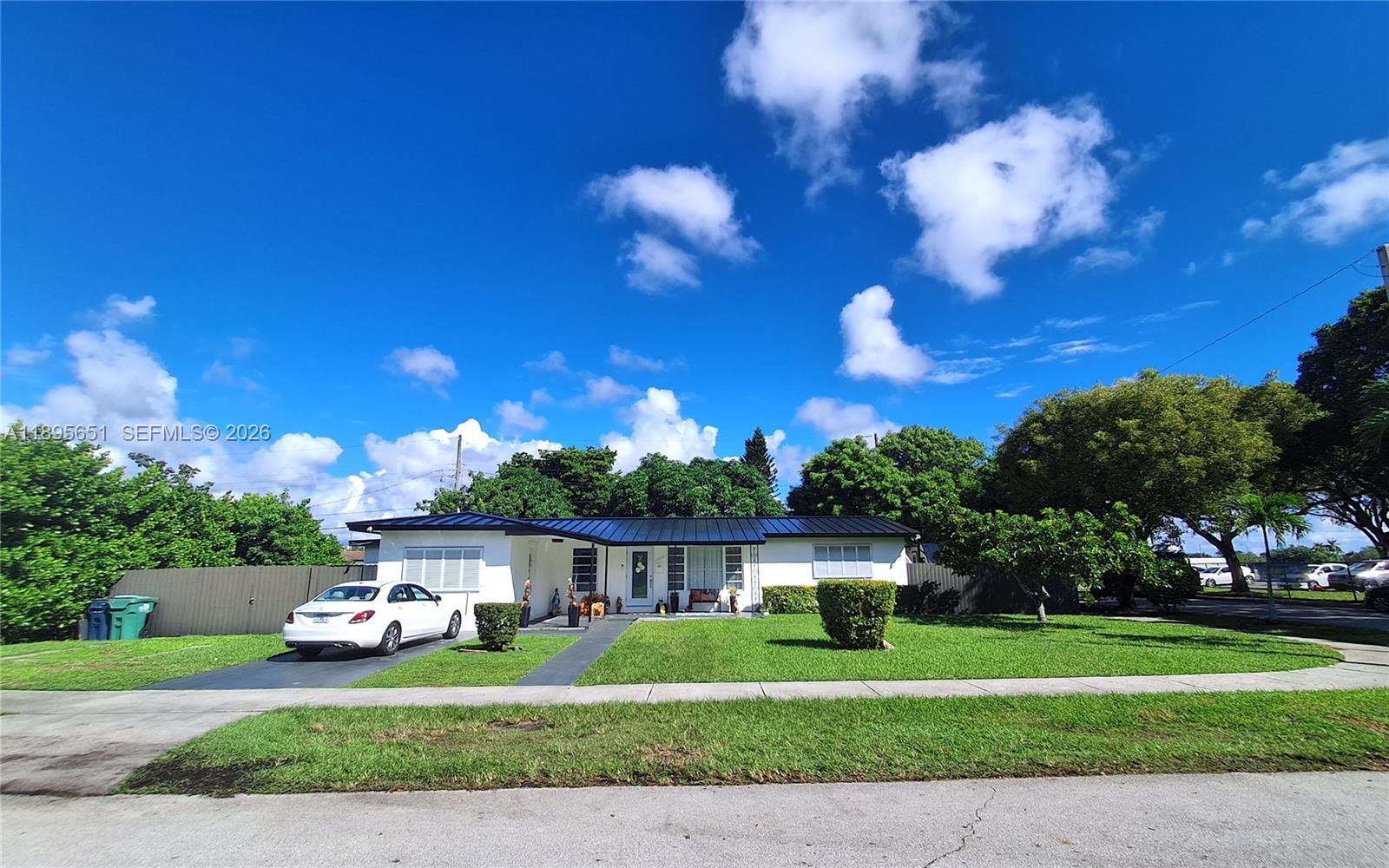 10305 SW 149th Ter Miami, FL 33176