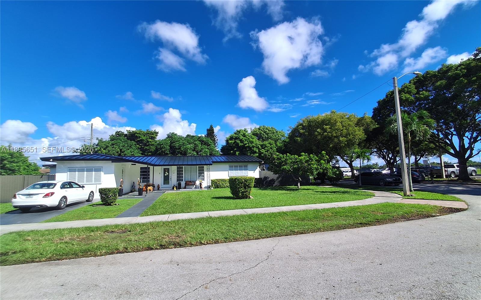 10305 SW 149th Ter Miami, FL 33176