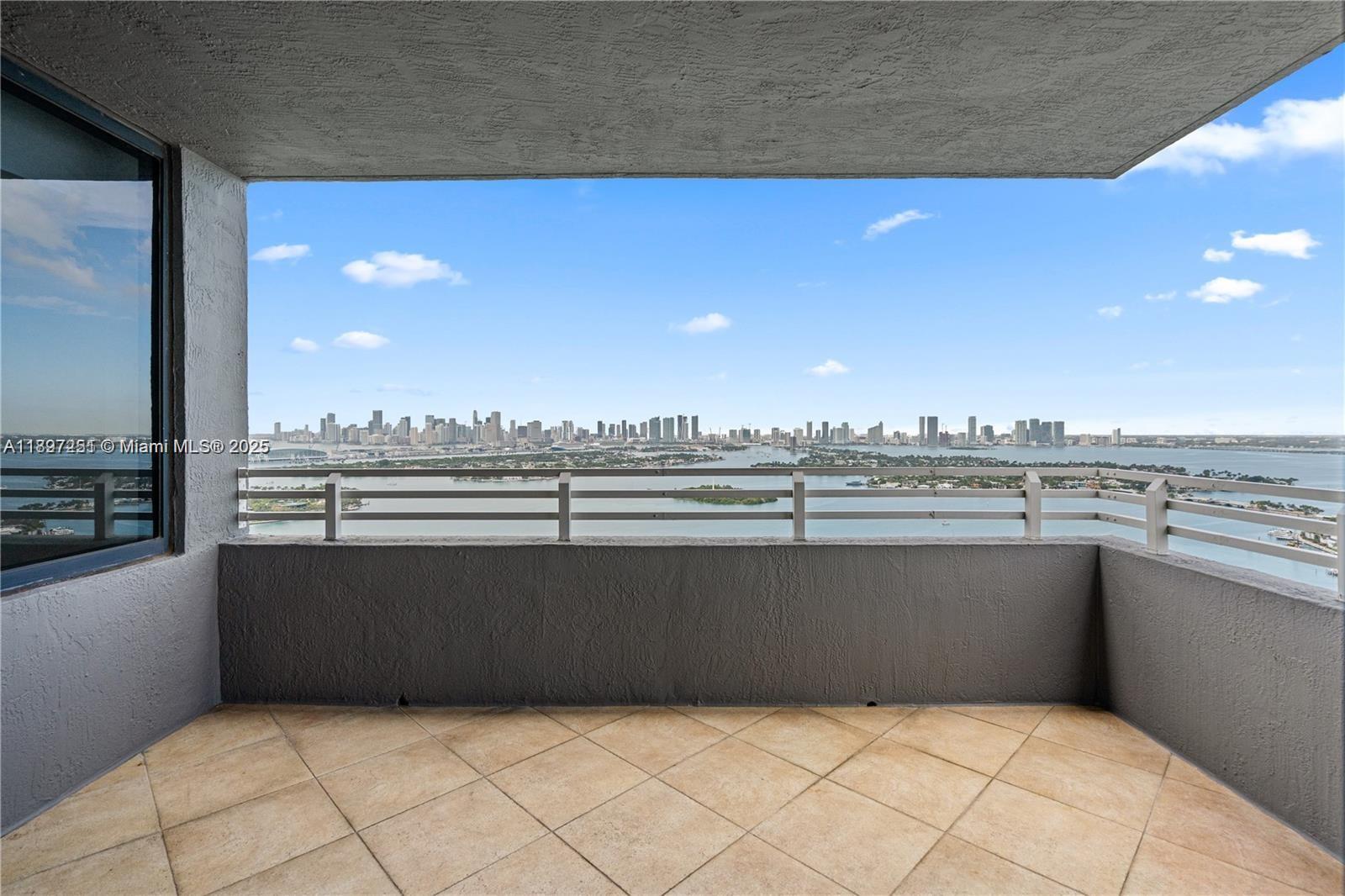 1330 West Ave #2601