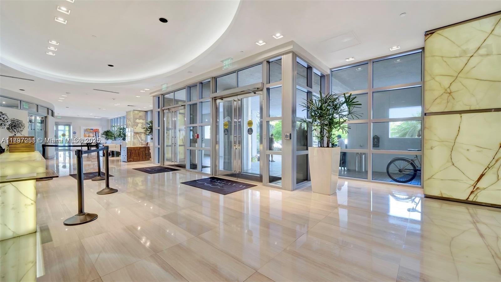 image The Waverly At South Beac11