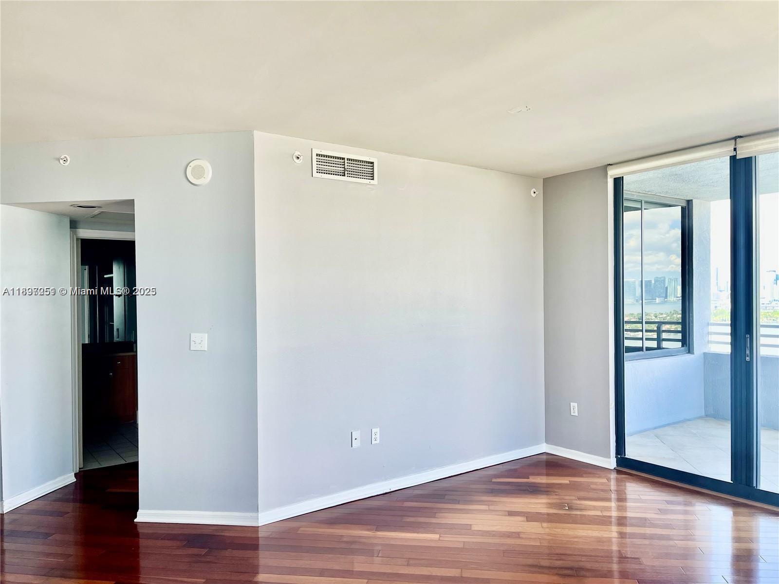 image The Waverly At South Beac8