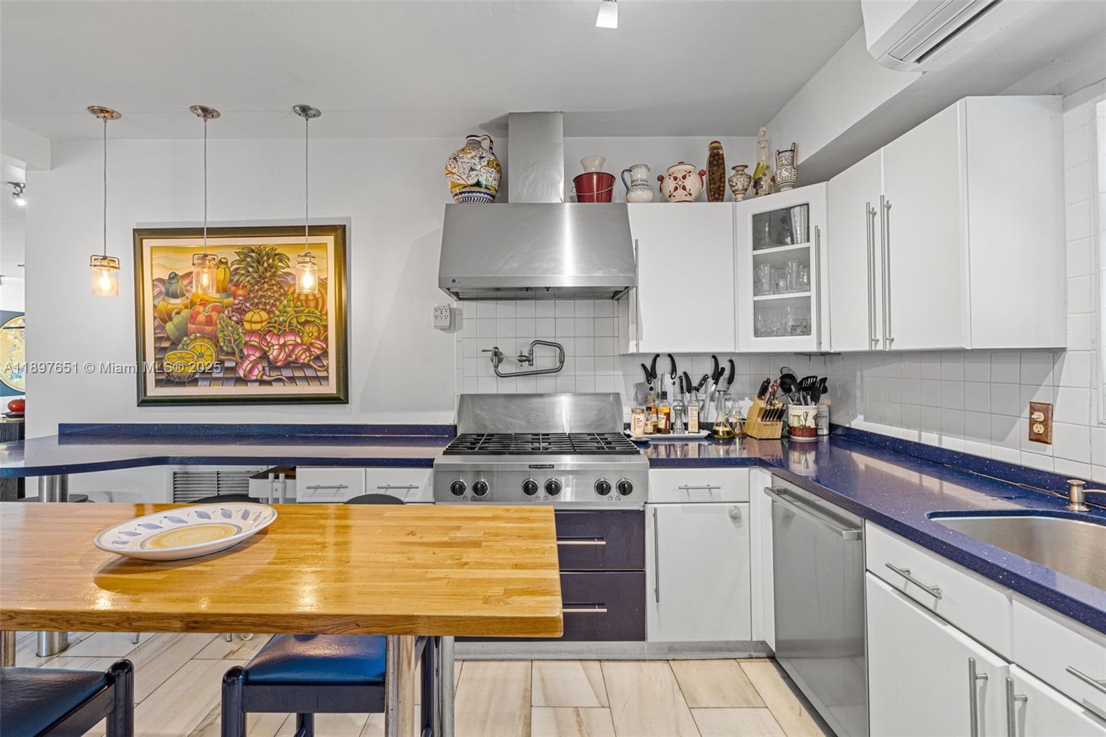 7970 Hawthorne Ave Miami Beach, FL 33141