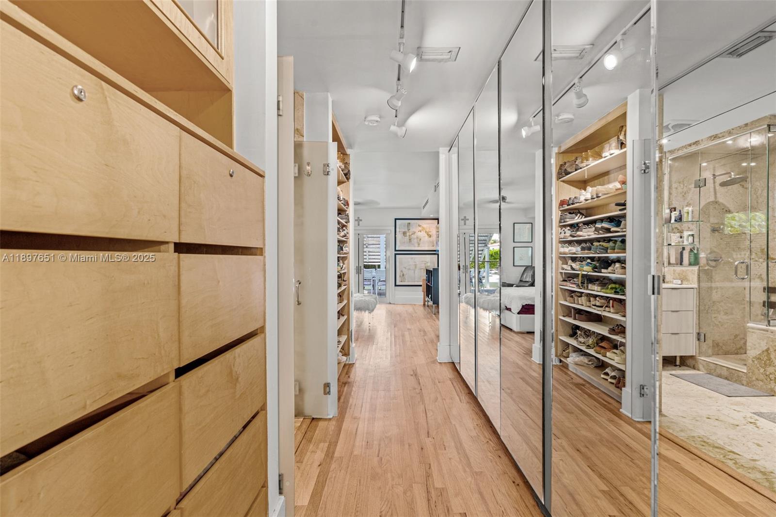 7970 Hawthorne Ave Miami Beach, FL 33141