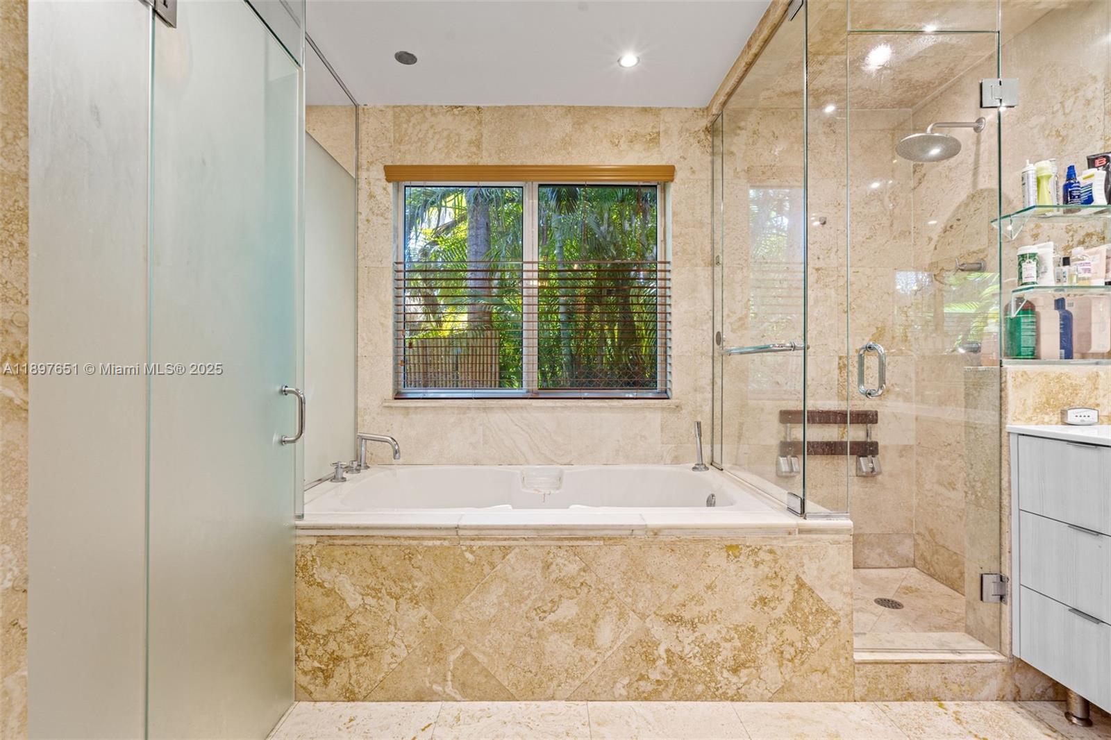 7970 Hawthorne Ave Miami Beach, FL 33141